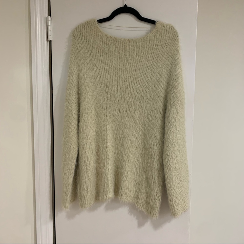 Urban Outfitters Kimchi Blue Priscilla Fuzzy Eyelash Knit Jumper Sweater Size M - Picture 5 of 10
